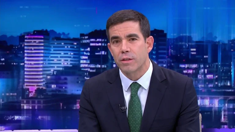 Política com Assinatura