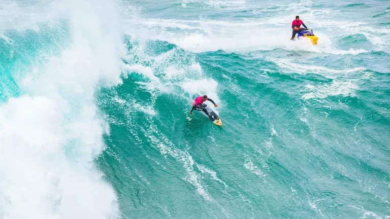 Nazare TUDOR BIG WAVE