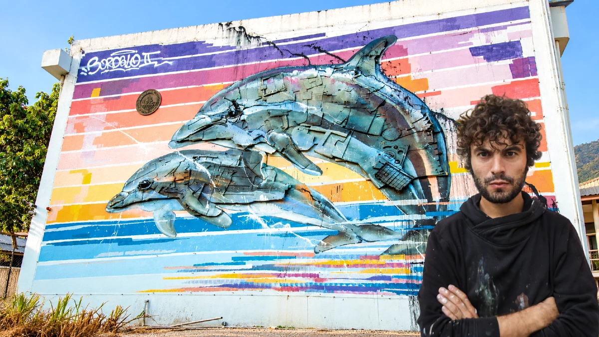 Dauphins recyclés en plein saut Bordalo II